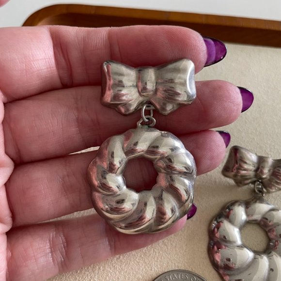 Vintage Sterling Silver Bow and Wreath Earrings - Picture 2 of 3